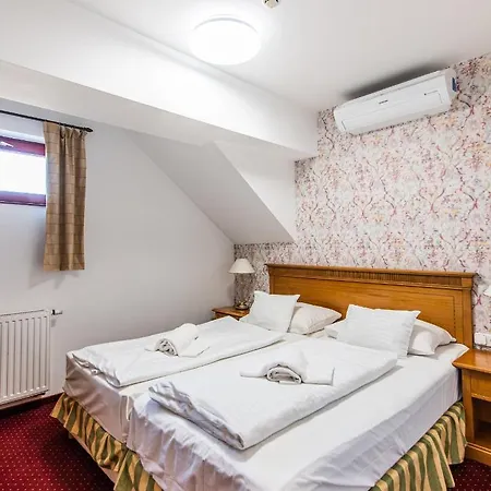 Borhotel Sziluett Farkasmaly فندق 3*