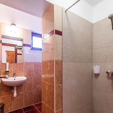 Borhotel Sziluett Farkasmaly Hotel 3*
