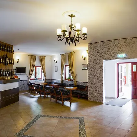 Borhotel Sziluett Farkasmaly 3*