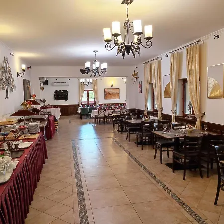 Hotel Borhotel Sziluett Farkasmaly 3*