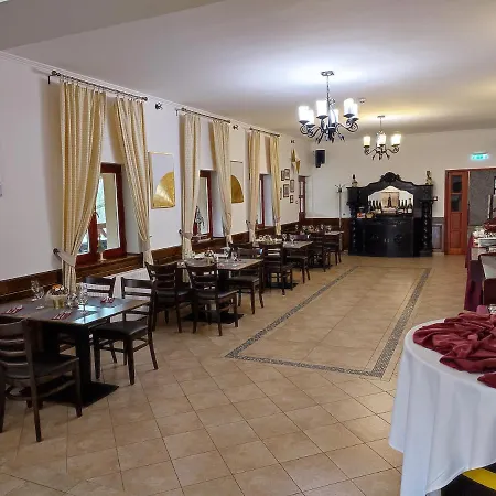 Borhotel Sziluett Farkasmaly 3*
