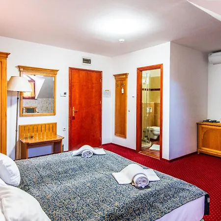 Hotel Borhotel Sziluett Farkasmaly 3*