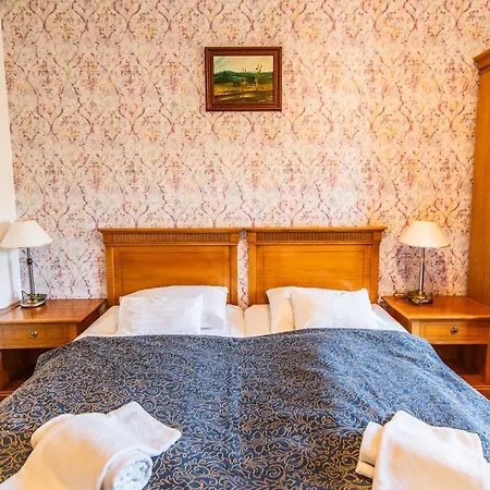 Borhotel Sziluett Farkasmaly 3*