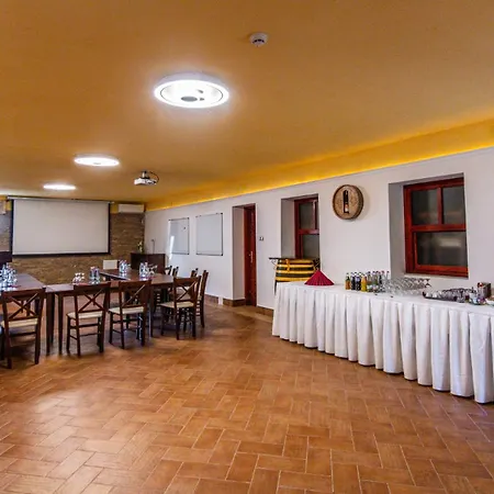 Borhotel Sziluett Farkasmaly 3*