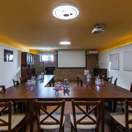 Borhotel Sziluett Farkasmaly 3* Gyongyos