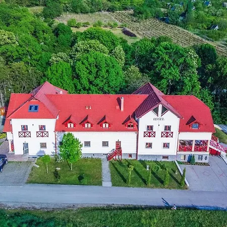 Borhotel Sziluett Farkasmaly Hotel 3*